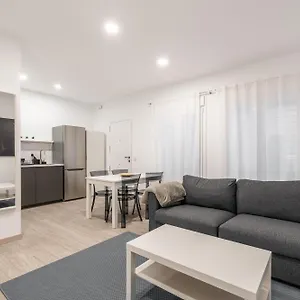 https://likehomeapartments-deluxe-complex-center.es-andalucia.com